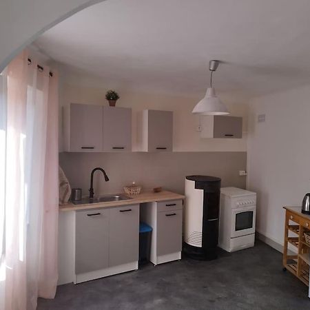 Jolie Maison De Bourg Tout Equipee 10Km D'Ambert Saint-Amant-Roche-Savine Buitenkant foto